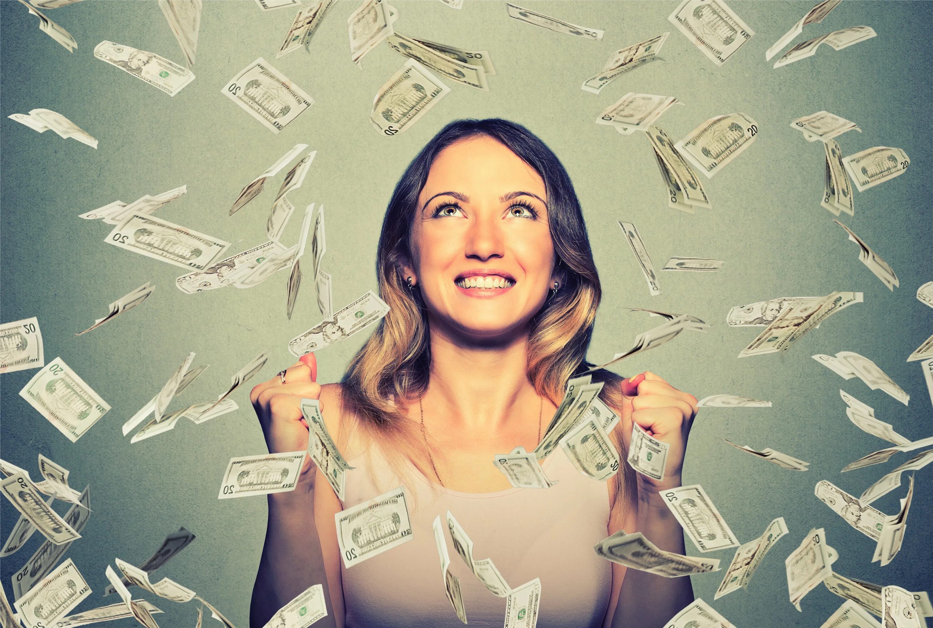 Трачу больше чем зарабатываю. Человек с деньгами. Денежный дождь. Потратил много денег. Потратить все деньги а4.