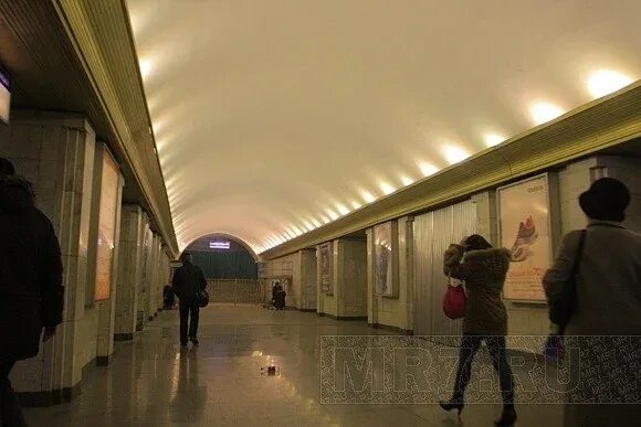 Станция сенная нижегородского метрополитена. Станция сенная площадь санкт-петербург. Станция метро сенная площадь санкт-петербург. Сенная площадь эскалатор. Улица сенная нижний новгород.