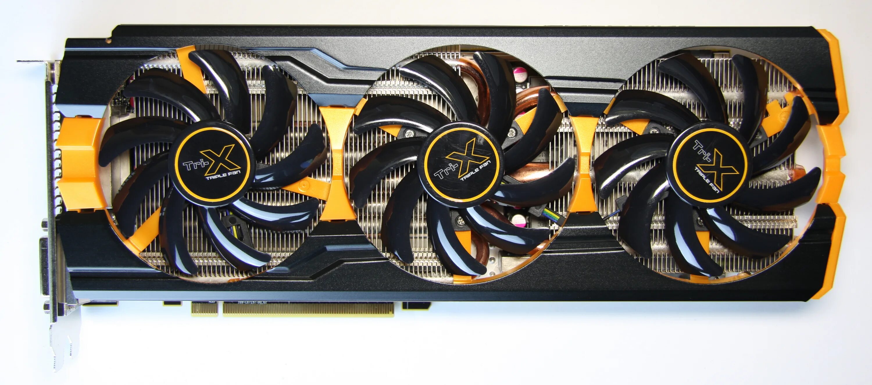 R9 200 series. AMD r9 200 Series. R9 200 Series Sapphire. AMD Radeon r9 200 Series 3gb. Radeon r9 200 Sapphire 2gb.