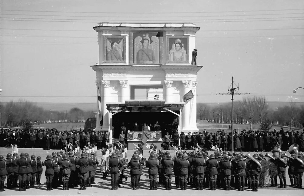 Кишинев 1940. Парад в Кишинёве 1940. Освобождение Молдавии 1940. Румыния парад 1940 парад. 1940 год румыния