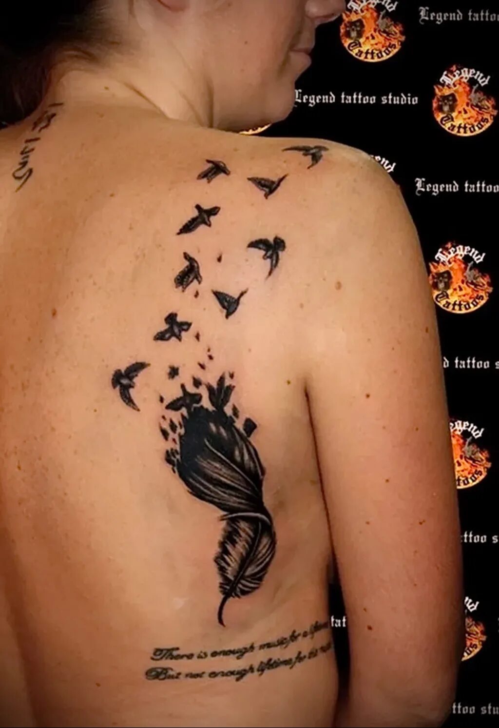 Татуировка на лопатке для девушек. Татуировка на лопатке для девушек. Тату на лопатке девушка значения. Феникс тату. Татуировки длятдевушек.