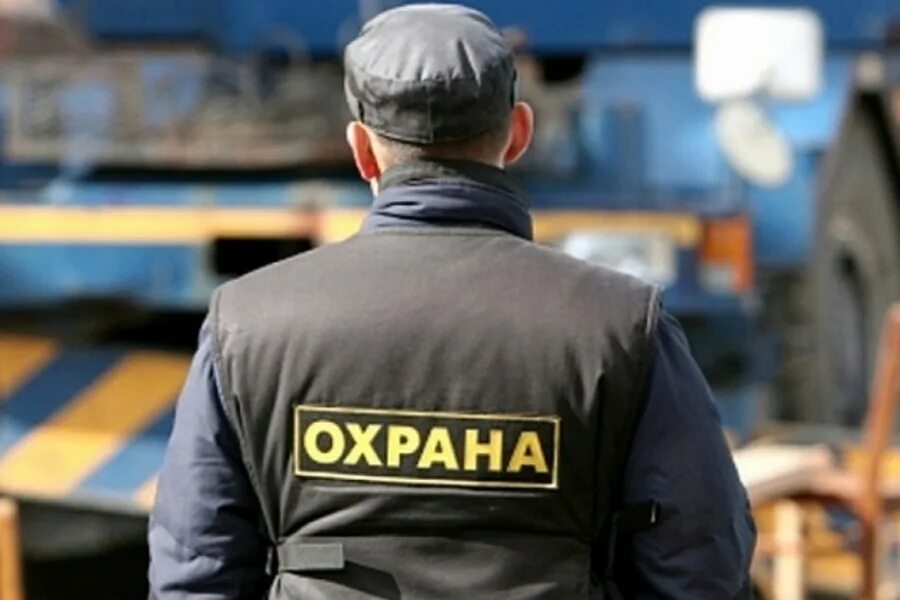 Охрана объектов екатеринбург. Охранник. охрана торговых центров. требуется контролер кпп. значок сотрудник охраны.
