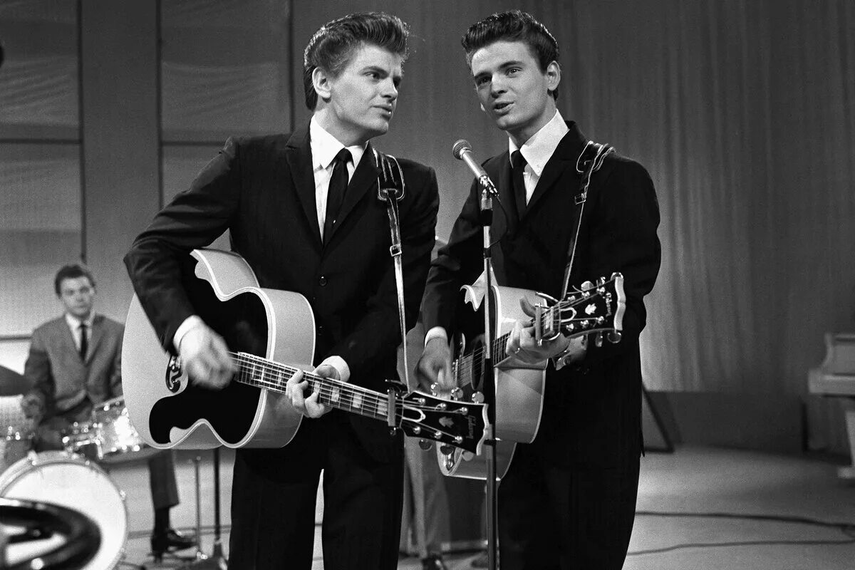 Группа the Everly brothers. The Everly brothers американский дуэт. Эверли бразерс. Фото братьев Эверли.