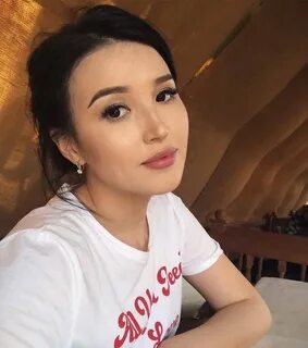 Жалаңаш бразилиялық әйелдердің жеке суреттері