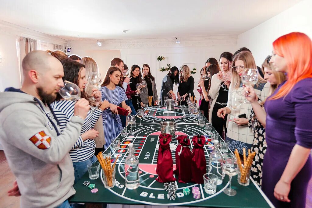 винные дегустации с женей шамовым санкт петербург. мастер-класс «винное казино». винотека winery hristis бургас болгария фото. ярослав радойчин сомелье. игра-дегустация «винное казино» воронеж.