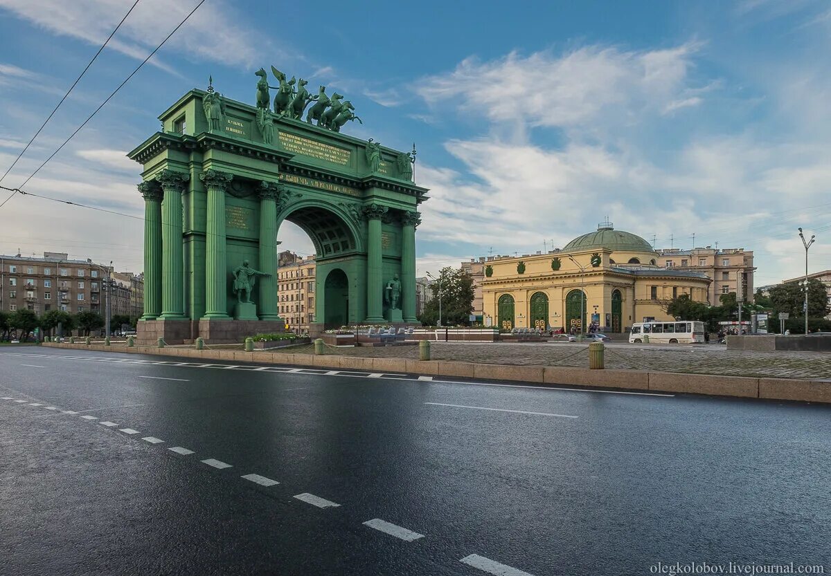 Село нарвская. Метро нарвская триумфальная арка. кировский район спб нарвские ворота. нарвские ворота метро нарвская. нарвские триумфальные ворота на площадь стачек.
