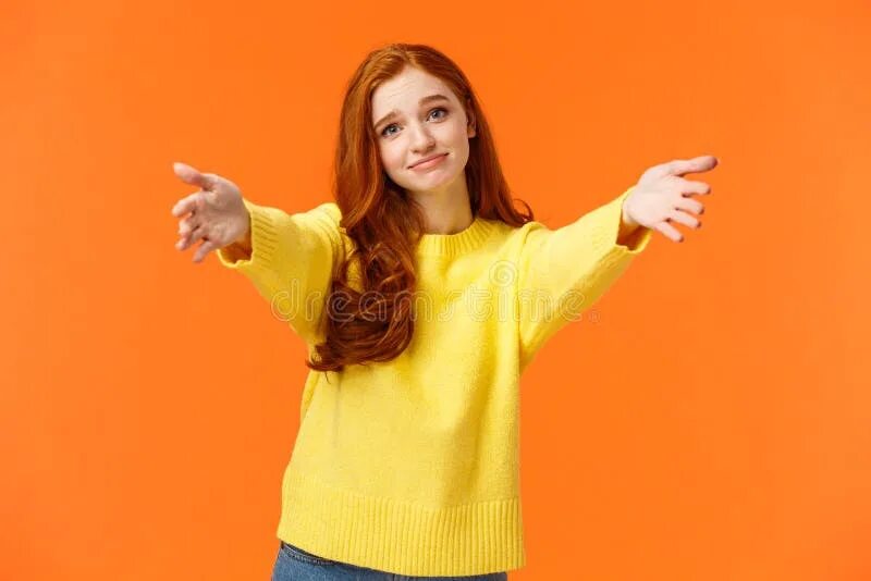 Девочка попросила помощь. Девочка попросила помощь. Умоляющий взгляд девушки подростка. Маленькие бездомные девушки. Мужчина убеждает девушку.