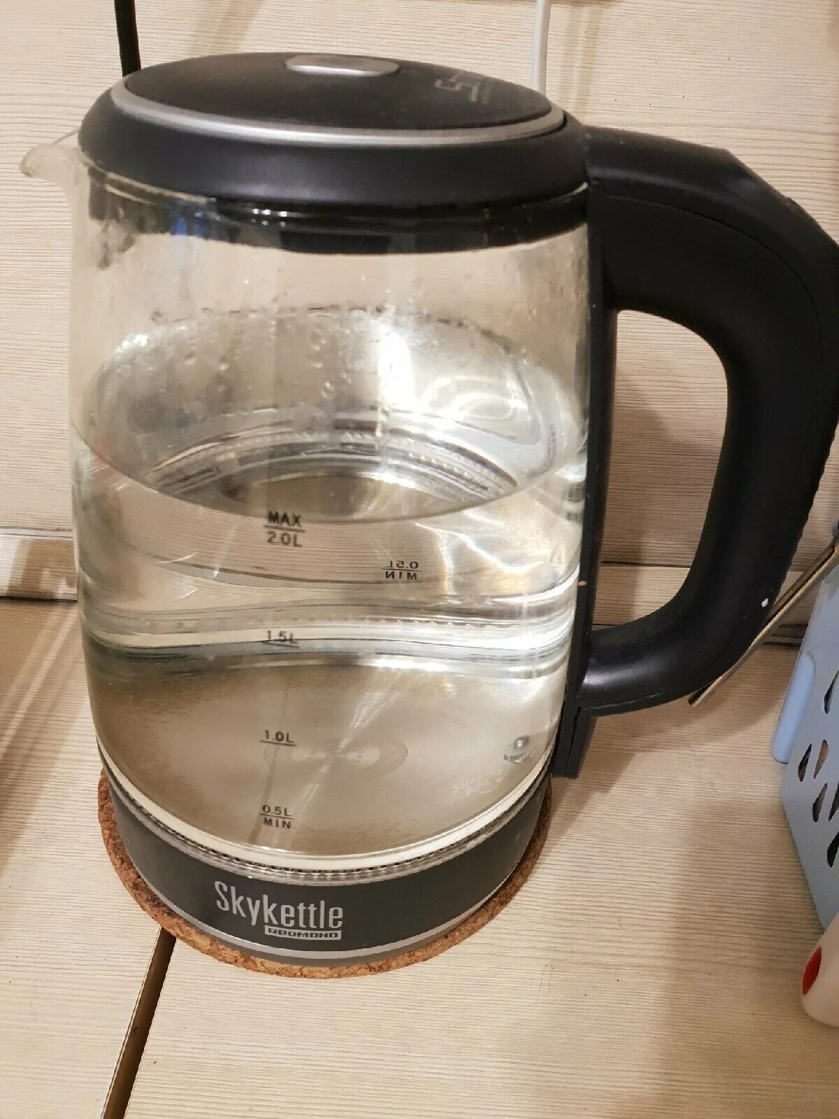 Электрочайник redmond skykettle rk-g200s открытая. Чайник редмонд skykettle g200s. Redmond skykettle rk-g202s. Чайник redmond skykettle rk-g200s. Чайник электрический redmond skykettle g200s.