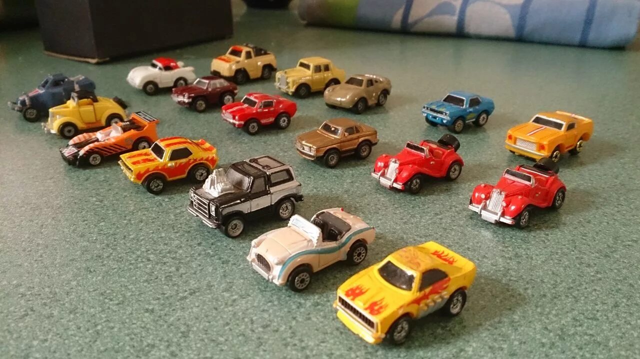 Микро машинка. Машинки Micro Machines. Micro Machines 4 Sega. Micro Machines Toyota Toy car. Микромашинки Хасбро.