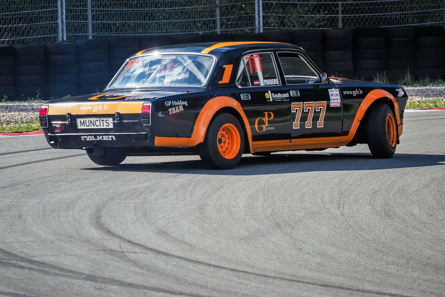 Car sales japan. Vg auto export. Car export чебоксары. Машина в контейнере. Lada xray concept.