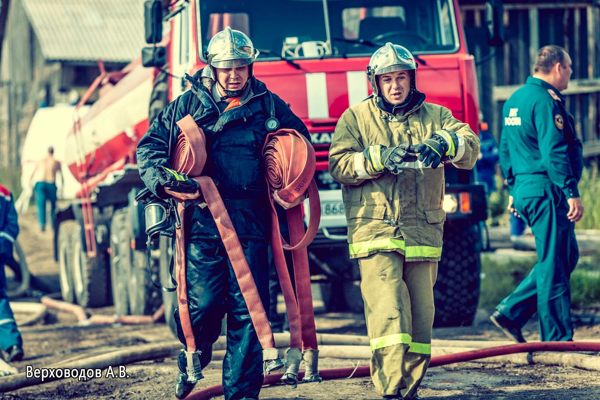 Фото с днем пожарной охраны. Пожарная охрана. Пожарник. День пожарной охраны России. С днем пожарной охраны.