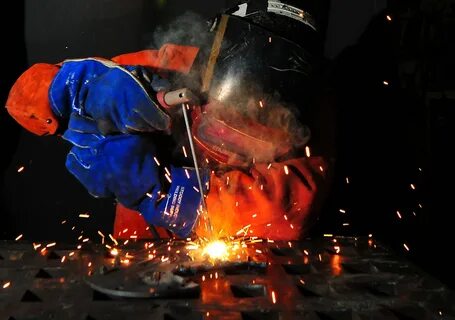 Сварки металла сварщик