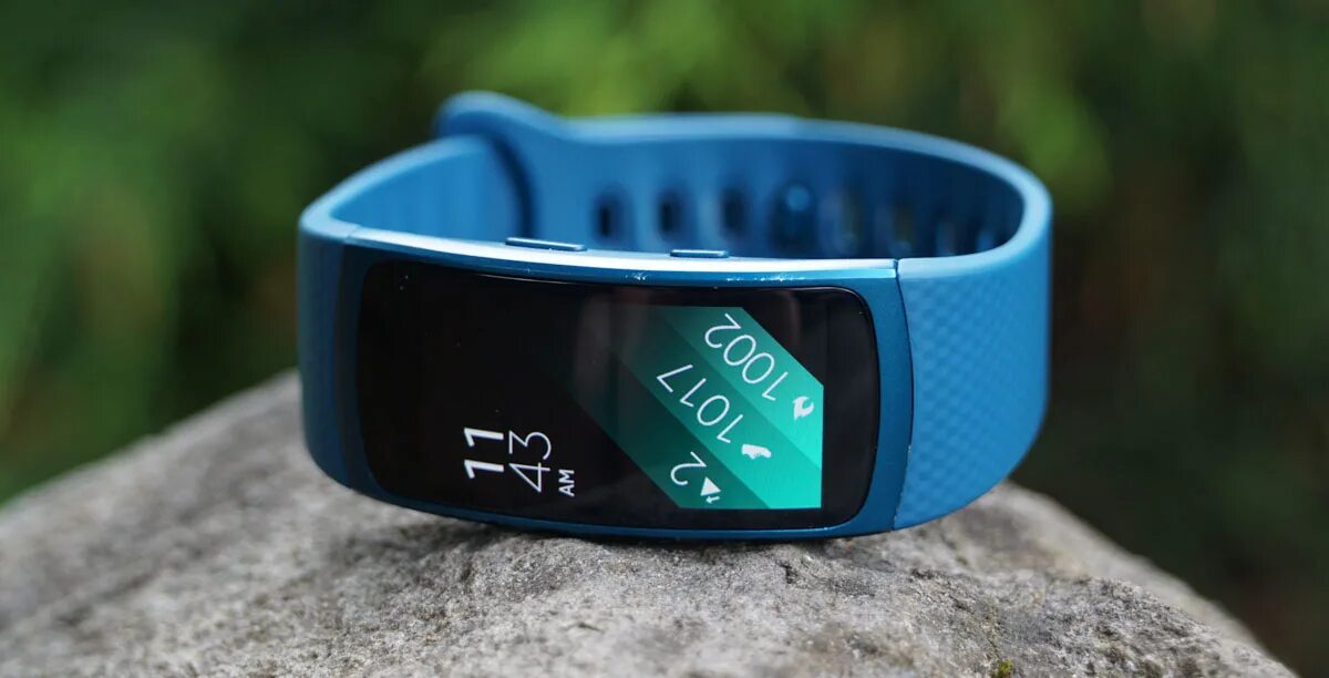 Смарт часы и фитнес браслеты отличия. Гармин вивосмарт 4 ремешок. Galaxy gear fit 2. Garmin vivofit 3 (010-12666-43). Фитнес браслет в чем разница.