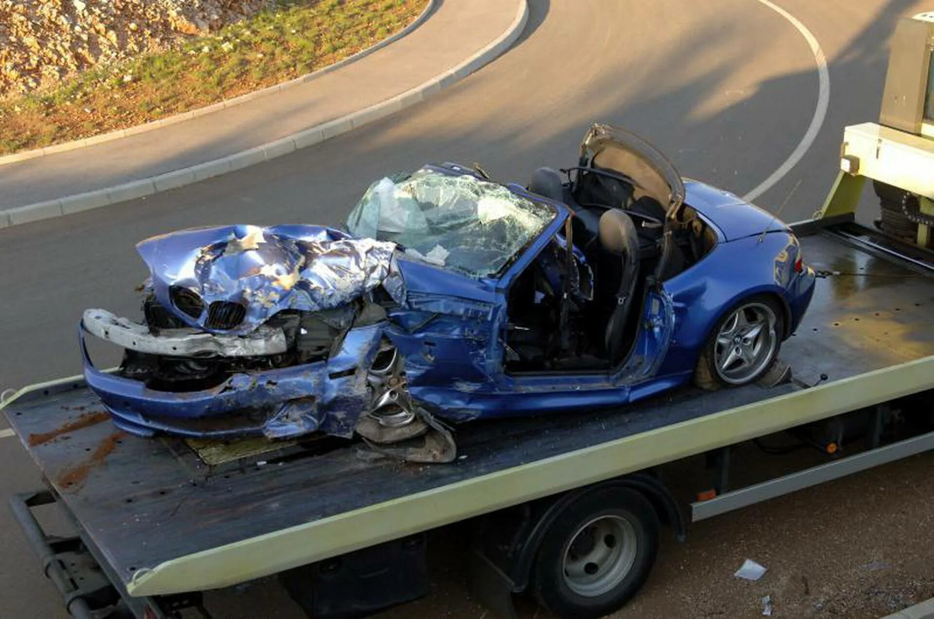 Разбитая БМВ 3. Z4 BMW crash. Разбитая BMW z4. BMW m5 e60 crash. Разбитые z