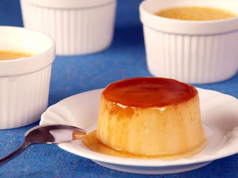 Flan napolitano. Крем-карамель Флан. Лече Флан. Аргентинский десерт Флан. Пудинг с патокой.