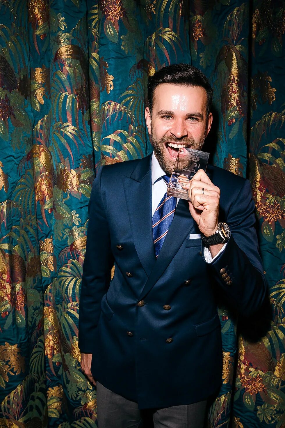 Топ 100 awards. Топ 100 awards. Топ 100 ведущих россии. More 100. Топ 100 логотипов.