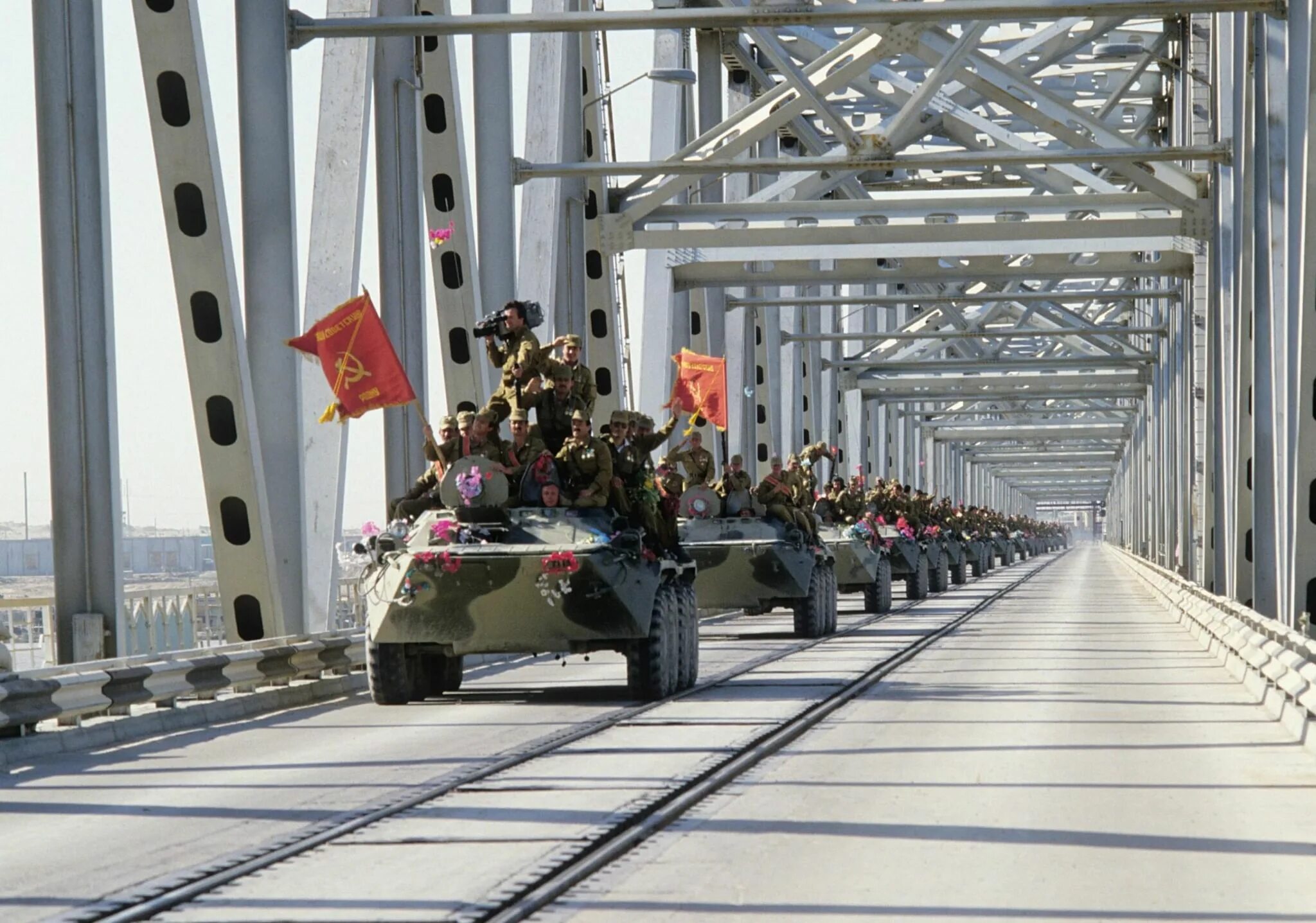 Мост дружбы Афганистан 1989. Вывод советских войск из Афганистана. 15 Февраля Афганистан. Вывод войск из Афганистана 15 февраля 1989.