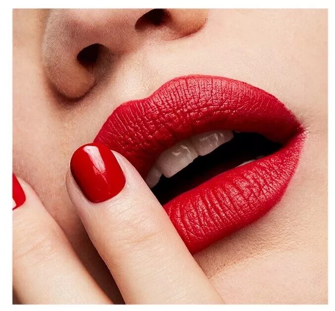 Обзоры помад для губ. Mac Ruby Woo. Помада. Матовая помада. Помада для губ.