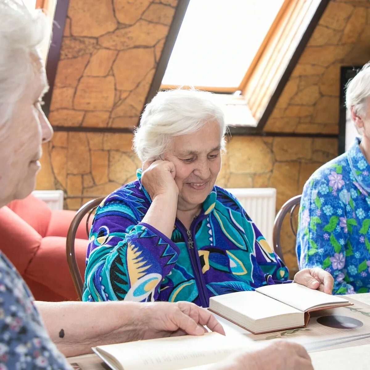 Пансионат сударушка ямонтово. Пансионат для престарелых людей в москве старшего возраста. Геронтологический центр северное тушино. Ювао дома престарелых. Пансионат опека алтуфьево.