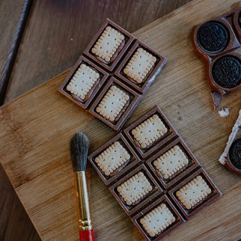 Градация шоколада. Куда использовать шоколад. Куда использовать шоколад. Украшение торта шоколадом растопленным. Конфеты с какао маслом.