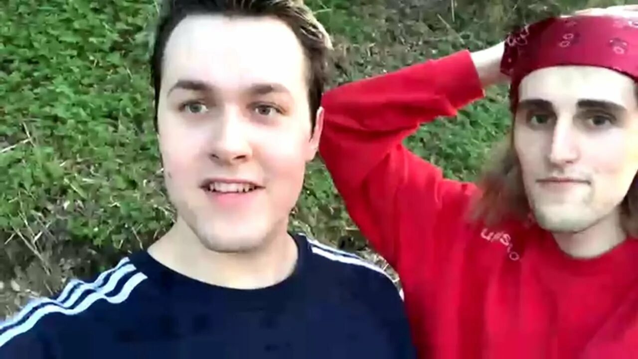 Bramo twitch. Bramo twitch. девушка на стриме показывает. девушка стример. твич топлесс.