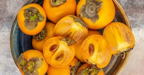 Хурму едят с кожурой или без кожуры