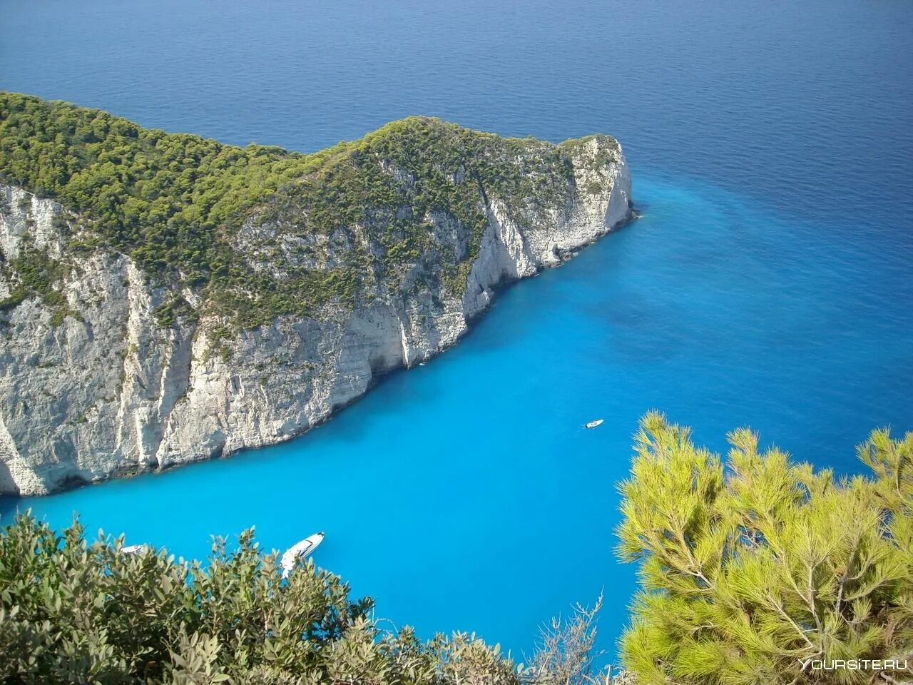 Большой остров греции. Ионическое море Корфу. Греция Кефалония скала. Крит Ионическое море. Эгейское море Крит.
