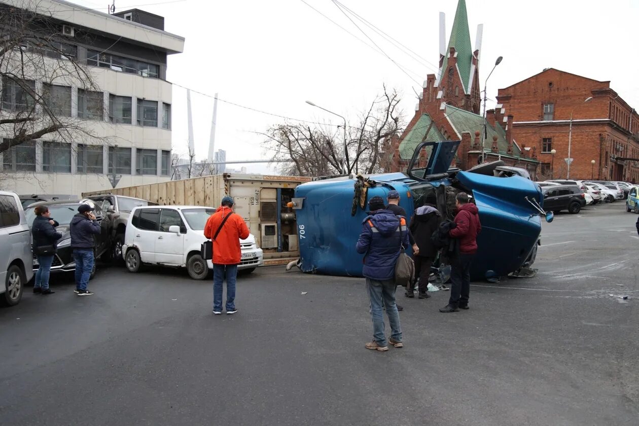 ДТП Владивосток сегодня. Авария во Владивостоке сегодня. Ситуация во Владивостоке сейчас. Владивосток последние новости. Происшествия приморский край владивосток