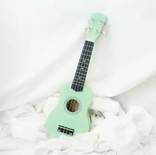 Белые укулеле