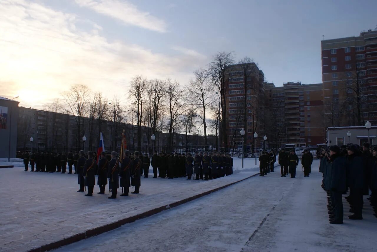 Высшее военное инженерное училище. Череповецкое военное училище. Череповецкое военное училище казармы. Череповецкое высшее военное училище радиоэлектроники. Череповецкий военный инженерный институт радиоэлектроники МО РФ.