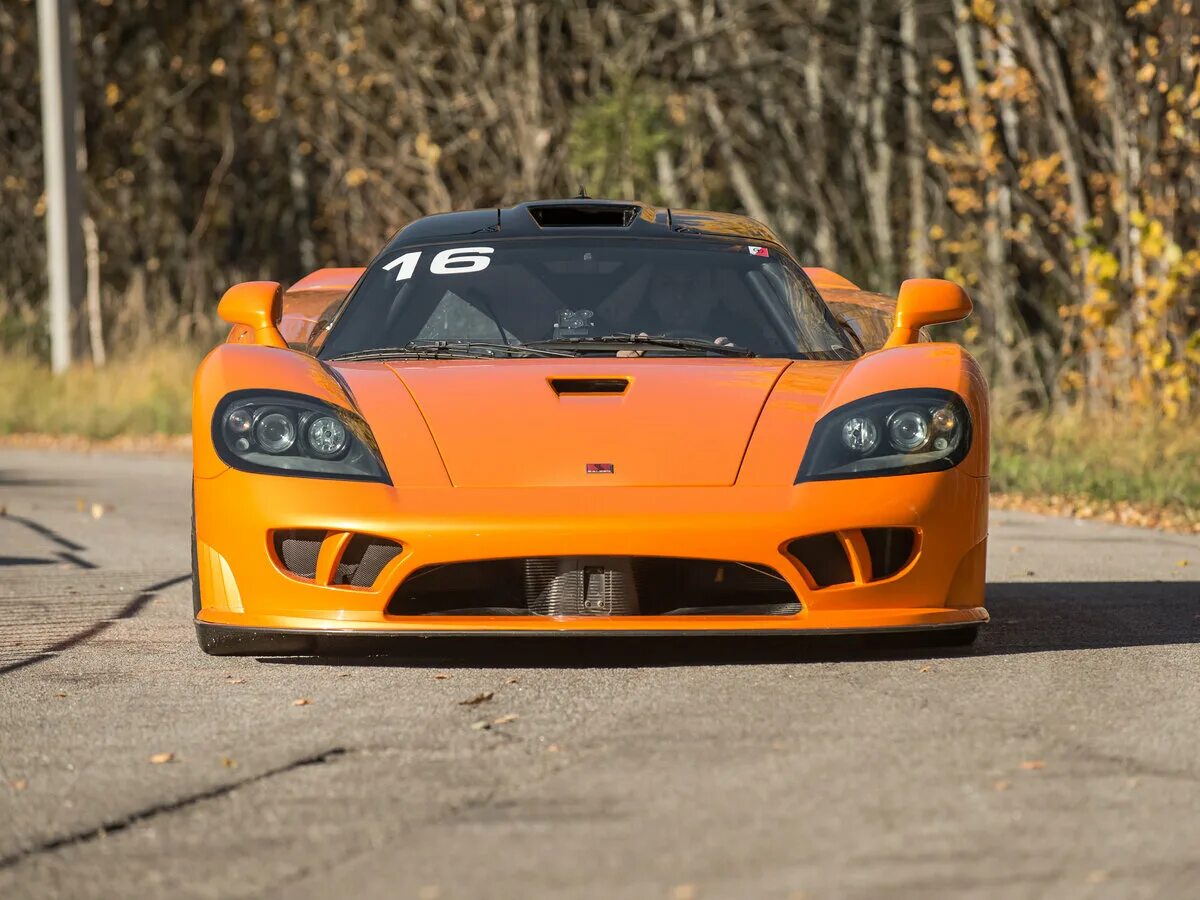 Какая быстрая версия. Машина Saleen s7. 2004 Saleen s7. Saleen s7 total Race. Saleen s7 Москва.