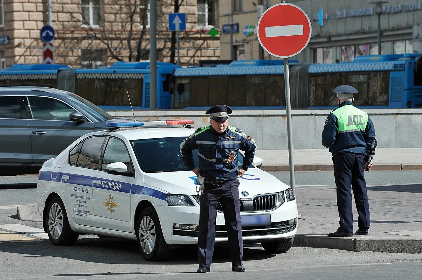 Досмотр гибдд. Машина "полиция". Полицейская машина. Автомобиль «полиция». Машина ДПС.