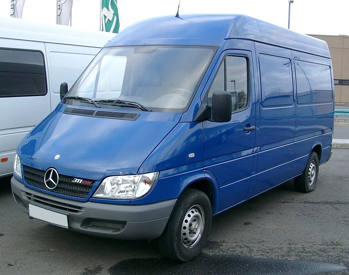 Мерседес спринтер 2000 года. Мерседес Спринтер 1 поколения. Mercedes Sprinter 2000. Mercedes-Benz Sprinter 901 1995. Mercedes Benz Sprinter 208d.