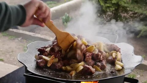 Мясо на садже на костре