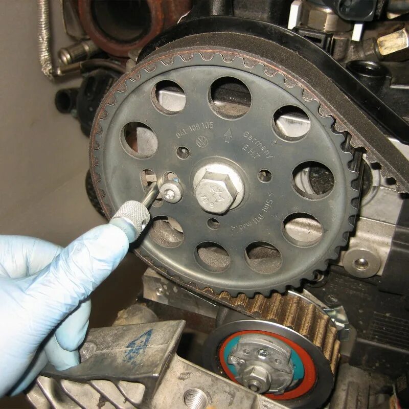 Replace timing. Vw 2.0tdi timing belt. 2.0 tdi грм. метки грм на фольксваген поло 1.9 дизель. tdi метки грм skoda.