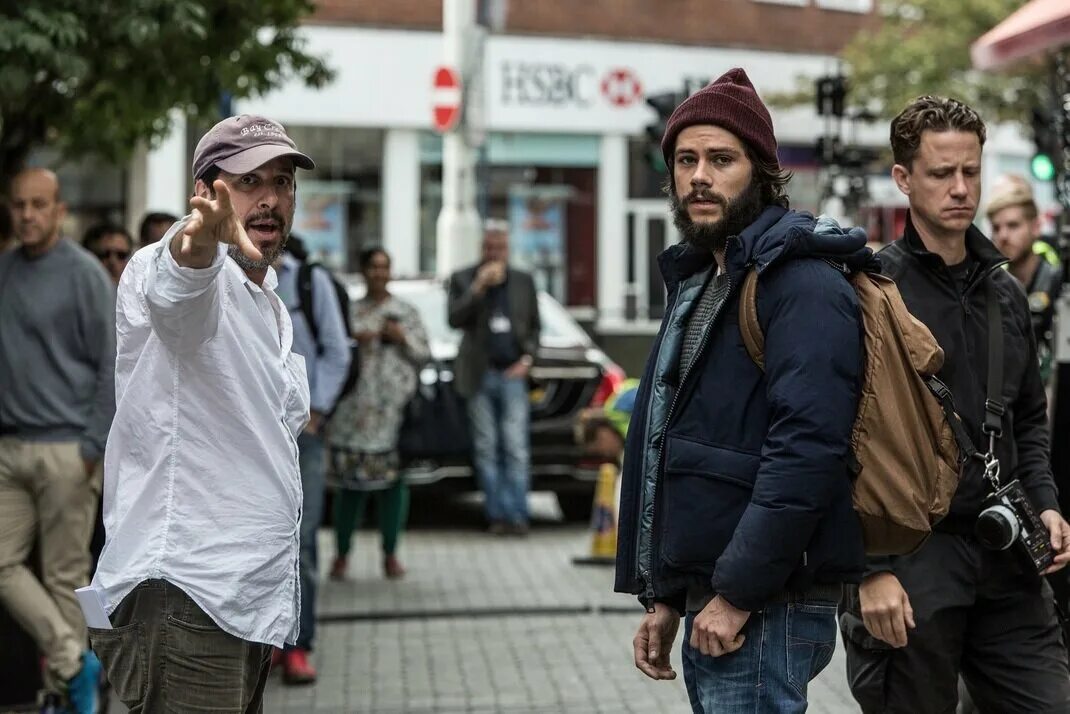 наёмник фильм 2017. дилан о'брайен в фильме наемник. наемник дилан. дилан о'брайен наемник. митч рэпп наемник.