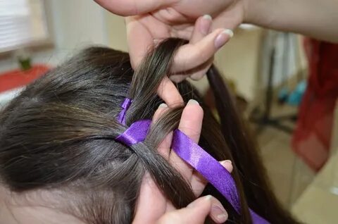 Все косы все бантики и прядь золотых