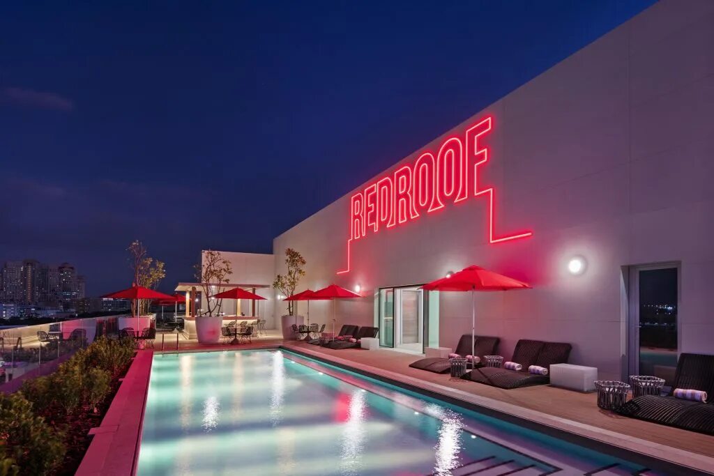 Radisson red. Рэдиссон дубай. силиконовый оазис дубай. radisson red dubai hotel. отель оазис дубай.
