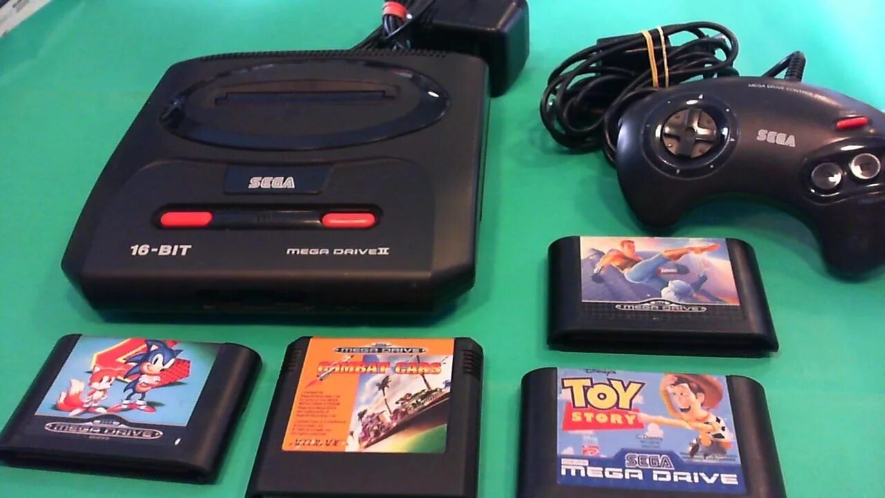 Старая приставка купить. Ps4 Slim приставка Sega Mega Drive приставка. Сега Mega Drive 2. Sega Mega Drive 1. Игровая приставка Sega Mega Drive II.