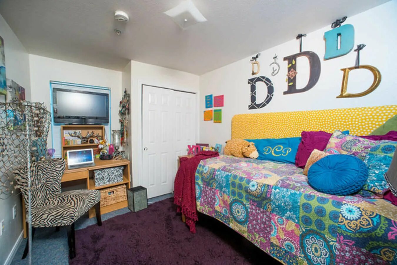 Комната в общежитии. Современное общежитие для студентов. Обычная комната подростка. Комната в общежитии колледжа. Комнаты для студента подростка.