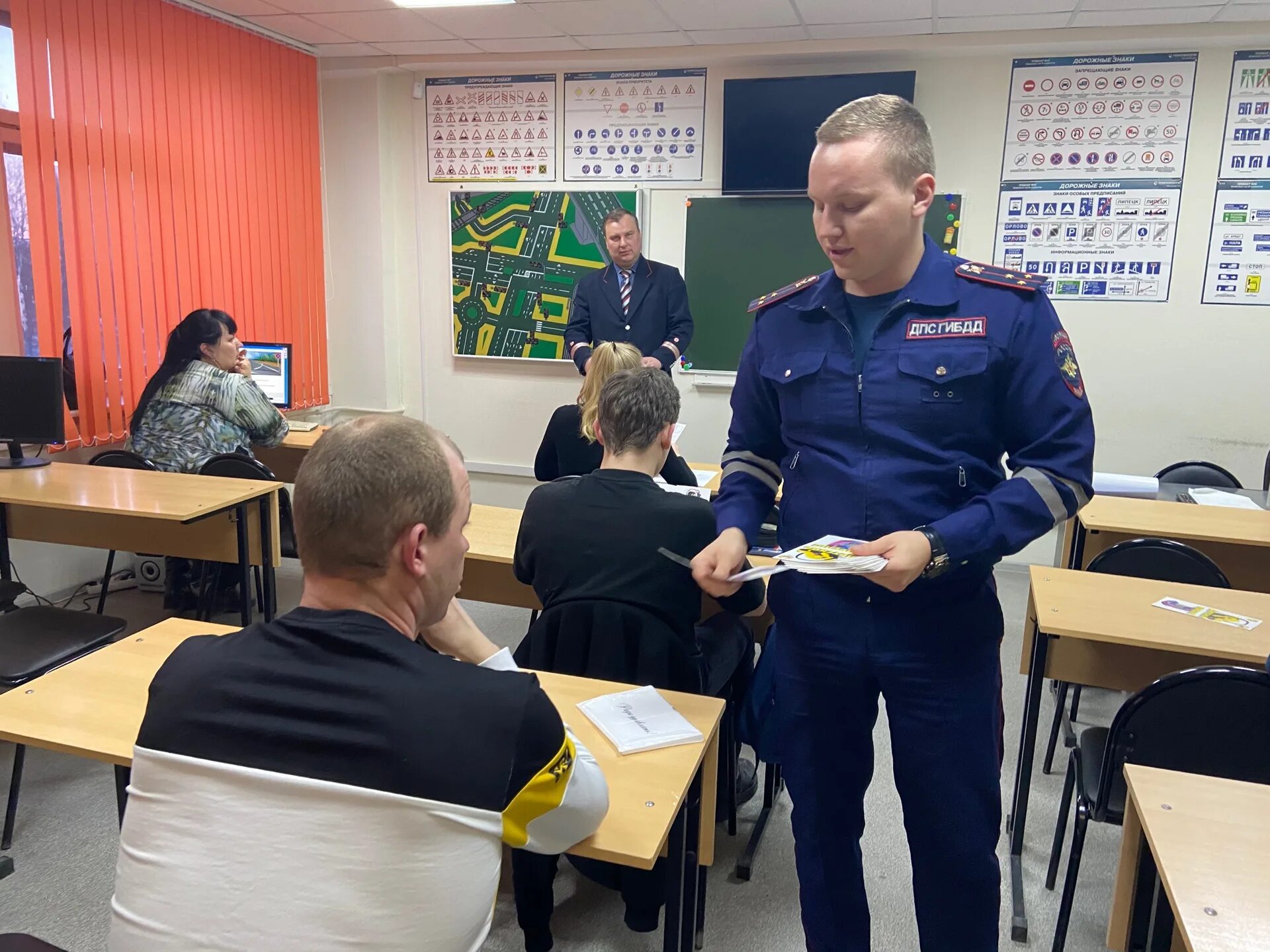 Как сдать экзамен гаи с первого раза. Экзамен гибдд. экзамен в автошколе. экзамен по автошколе. сдача экзамена в гибдд.