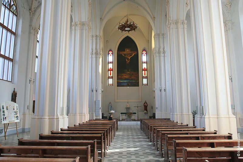 Католический собор в вене месса?. Баптистский собор изнутри. Месса в католической церкви. Можно ли заходить в католическую церковь. Религия католицизм.
