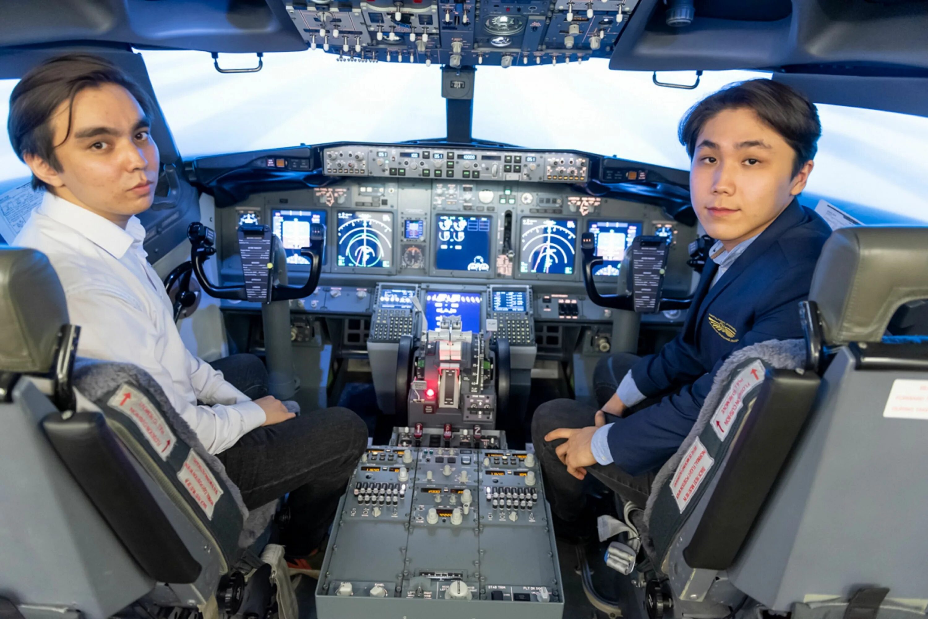 Пилот профессия. Пилот 737 григорий захаров. Владимир фомичев пилот гражданской авиации. Владимир фомичев пилот гражданской авиации. Пилот гражданской авиации николаев валерий.