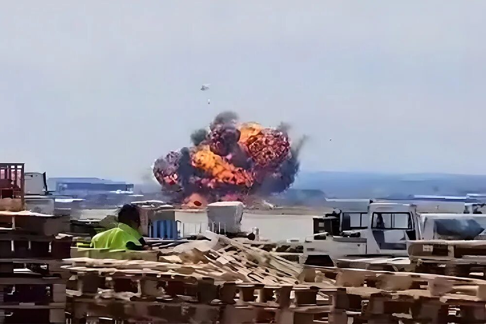 Боинг 737 авиакатастрофа. Видео падения самолета в южной корее. Видео падения самолета в южной корее. Крушение самолета в непале. Южной корее упал самолет.