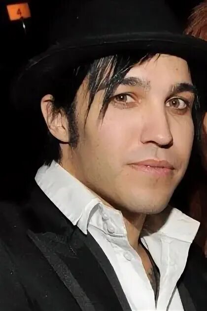 Звезды апреля. Знаменитости у которых день рождения 19 апреля. Джинсовка 2023 женская у звезд. Армянский концерт в москве. Звезды апреля.