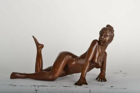 Femme nue bronzée