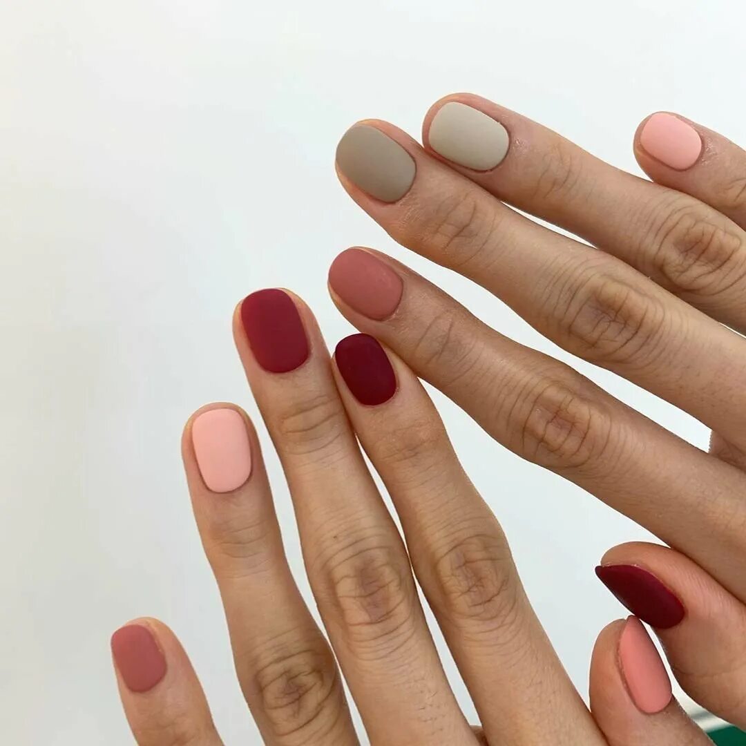 Однотонный маникюр на короткие. Ногти короткие однотонные. Однотонный маникюр на короткие. Ногти однотонные. Маникюр на короткие ногти обнотон.
