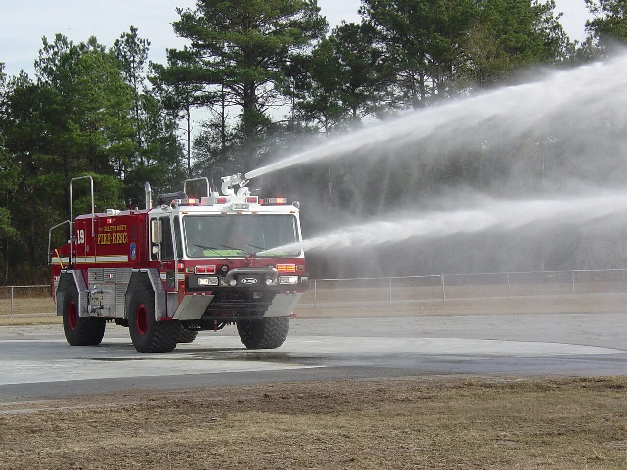 Пожарная машина фото. Ар-2 пожарный автомобиль КАМАЗ. ПАНРК пожарный автомобиль. Пожарный автомобиль с насосом высокого давления.