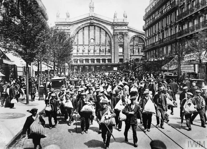 Французы в первой мировой парад победы в париже 1919. Франция 1915. Оккупация бельгии 1914. 1914 год во франции. Париж 1914 год.