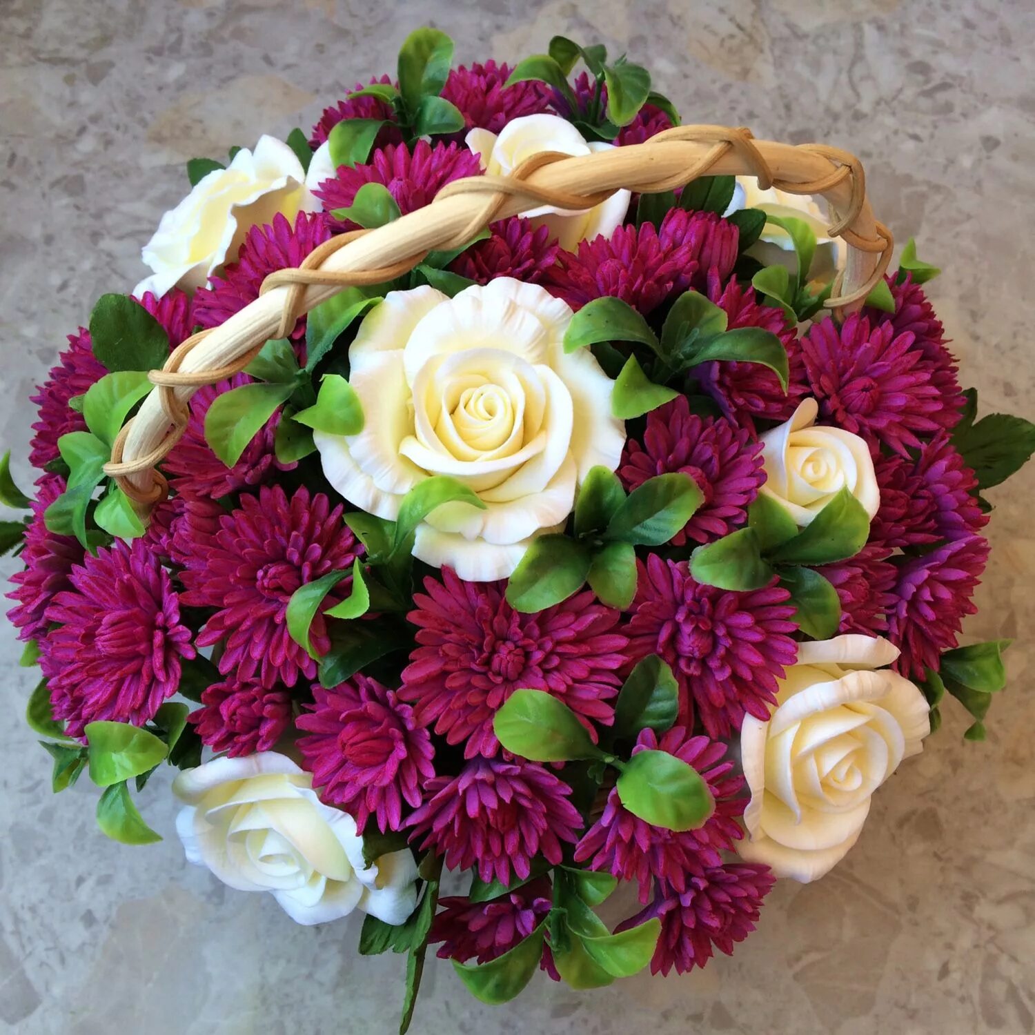 Букет из 4 роз. Букет "хризантемы и розы". Цветочная композиция. Букеты и композиции из цветов.